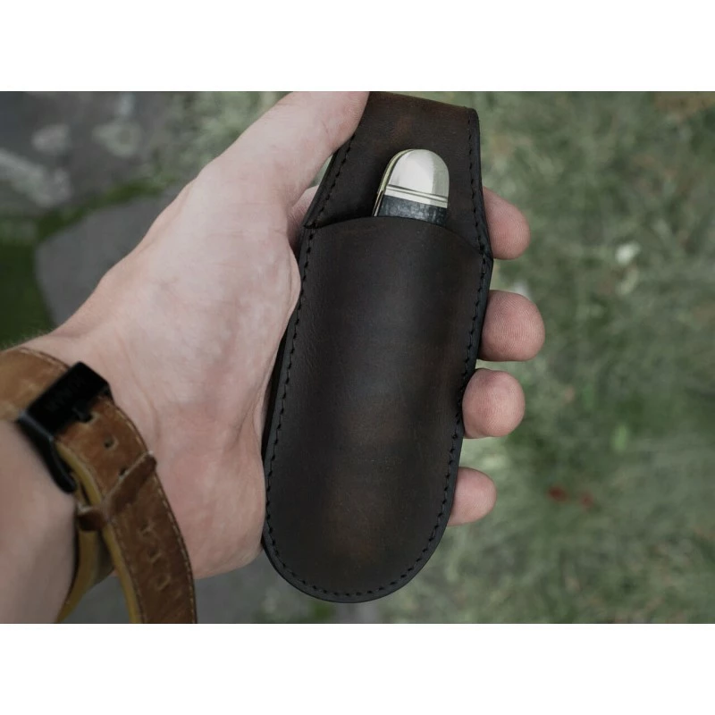 Grande Pochette Magnétique En Cuir Marron Pour Couteaux - Böker 3 Grande Pochette Magnétique En Cuir Marron Pour Couteaux - Böker – Image 3